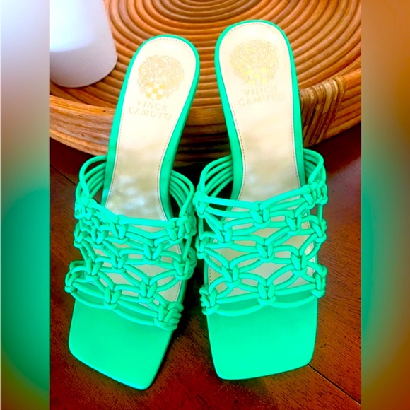 Vince Camuto Green Women's Shoes - Picture 1 of 4